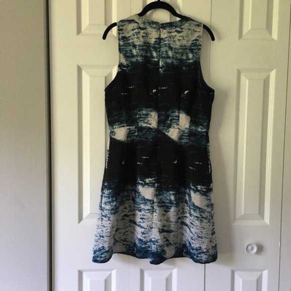 Watercolor V Neck Dress w/ Pockets - Picture 8 of 8